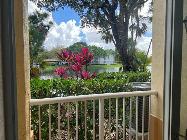 150 Jacaranda Country Club Drive 102, Plantation, FL 33324