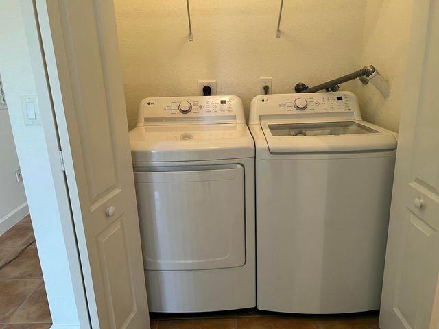 150 Jacaranda Country Club Drive 102, Plantation, FL 33324