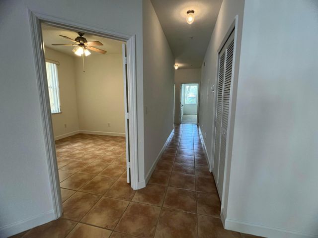 150 Jacaranda Country Club Drive 102, Plantation, FL 33324