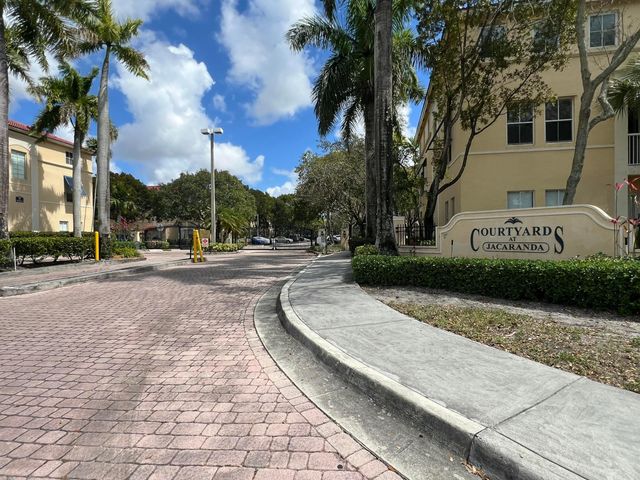 150 Jacaranda Country Club Drive 102, Plantation, FL 33324