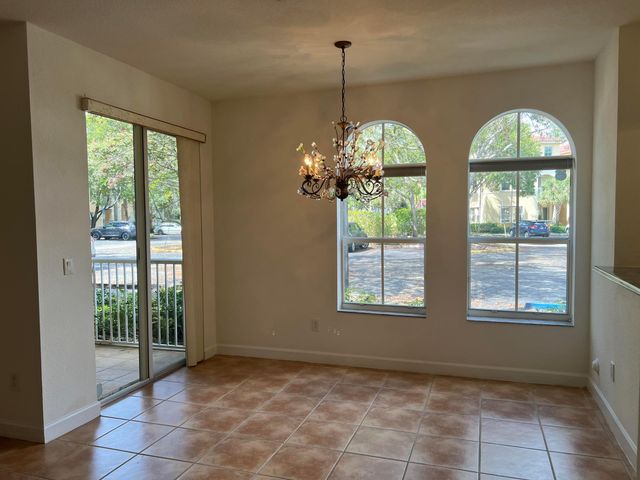 150 Jacaranda Country Club Drive 102, Plantation, FL 33324