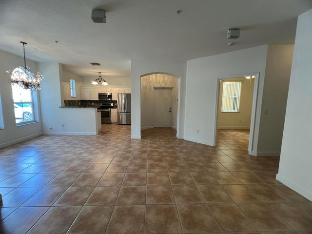 150 Jacaranda Country Club Drive 102, Plantation, FL 33324