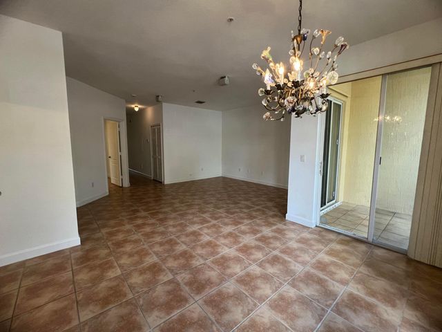 150 Jacaranda Country Club Drive 102, Plantation, FL 33324