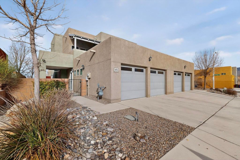 1651 Domino Drive SE, Albuquerque, NM 87123
