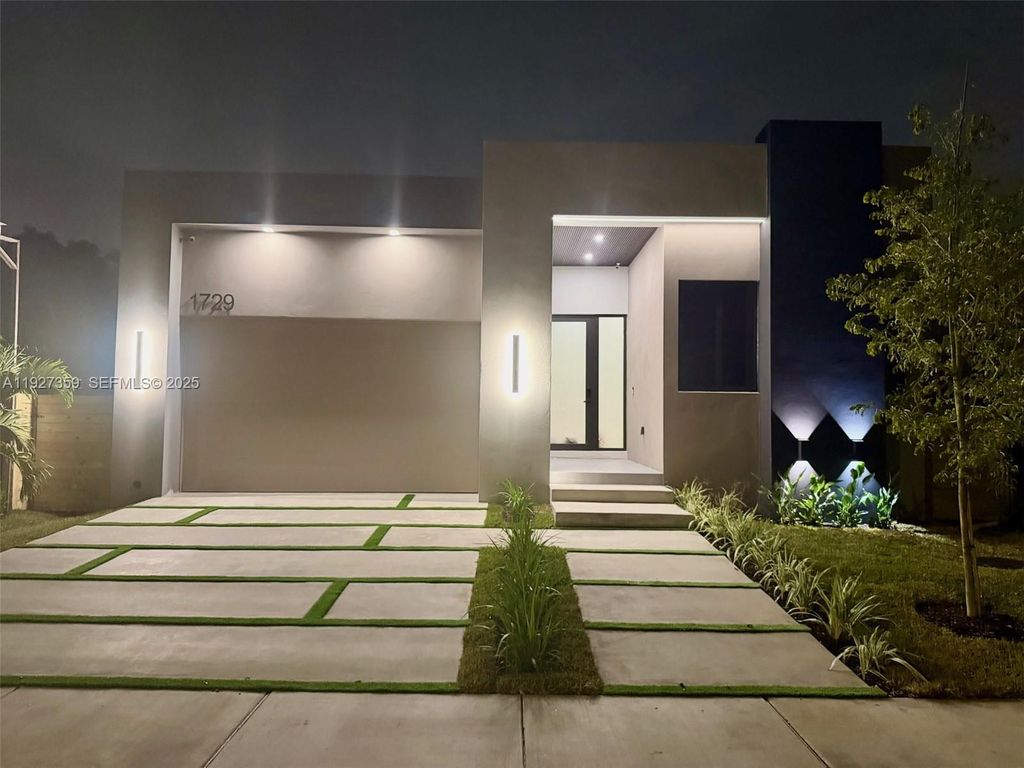 Image 50 of property listing at 1729 NE 16th Ter, Fort Lauderdale, FL 33305