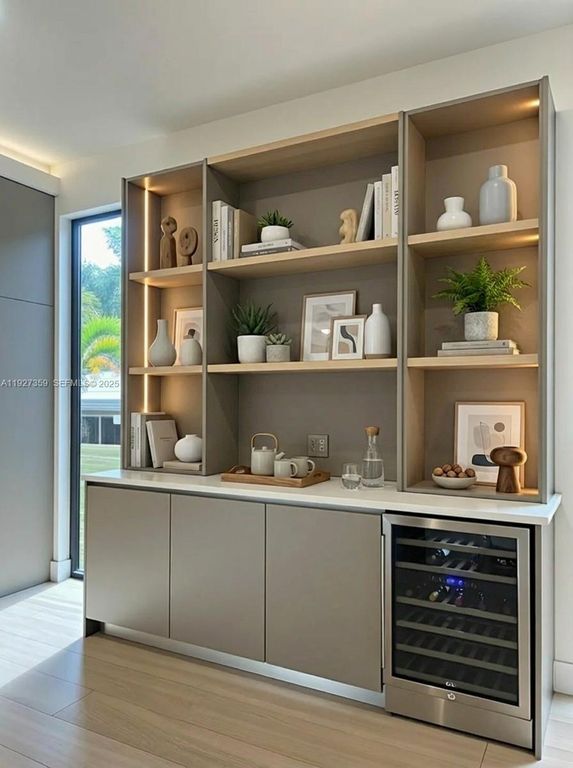 Image 8 of property listing at 1729 NE 16th Ter, Fort Lauderdale, FL 33305