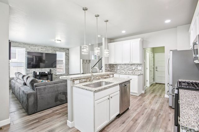 7652 S TELLUR DR, West Jordan, UT 84081