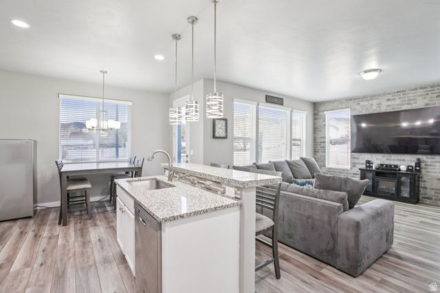 7652 S TELLUR DR, West Jordan, UT 84081