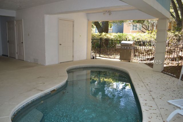 32 Corrine Ln, Hilton Head Island, SC 29928