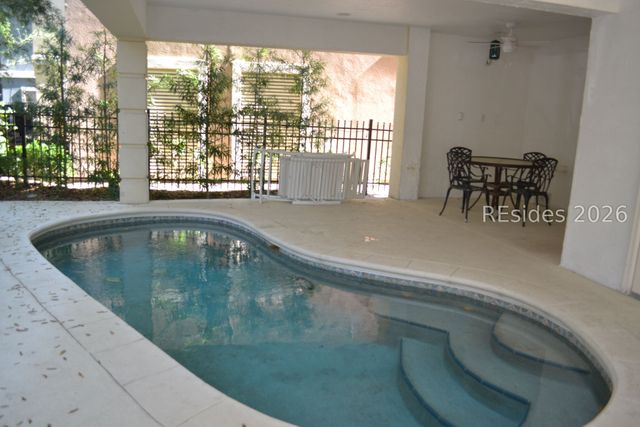 32 Corrine Ln, Hilton Head Island, SC 29928