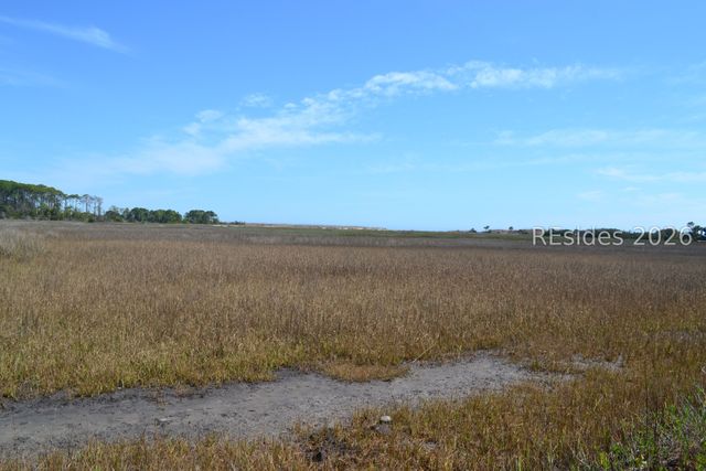 32 Corrine Ln, Hilton Head Island, SC 29928