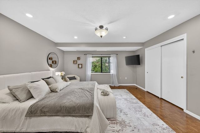 41 Centre St 106, Brookline, MA 02446