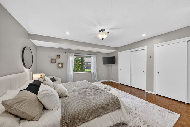 41 Centre St 106, Brookline, MA 02446