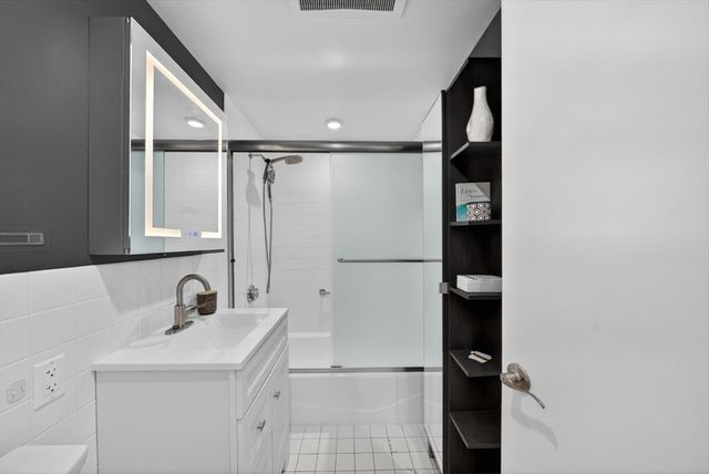 41 Centre St 106, Brookline, MA 02446