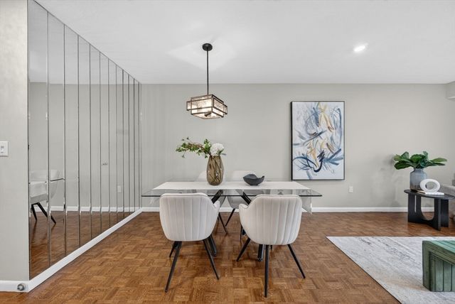 41 Centre St 106, Brookline, MA 02446