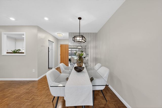 41 Centre St 106, Brookline, MA 02446