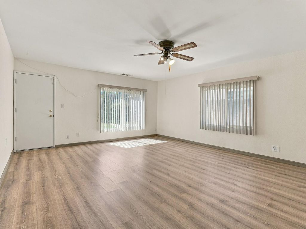 Image 38 of property listing at 5170 E Huntington, Fresno, CA 93727