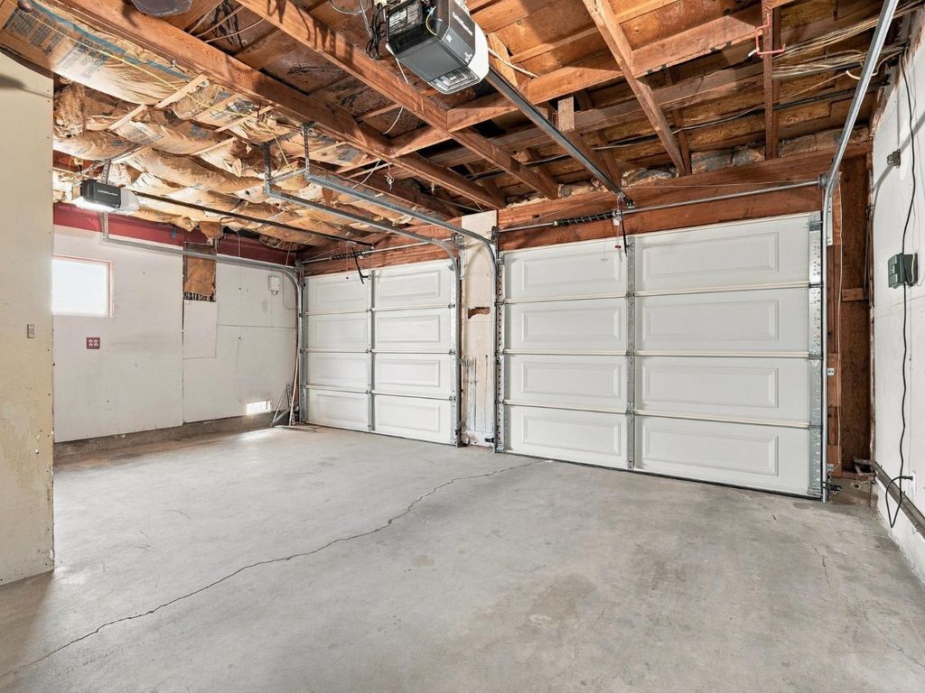 Image 41 of property listing at 5170 E Huntington, Fresno, CA 93727
