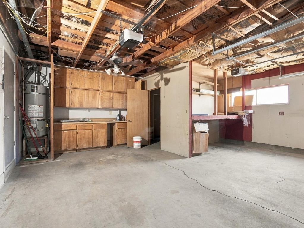 Image 42 of property listing at 5170 E Huntington, Fresno, CA 93727