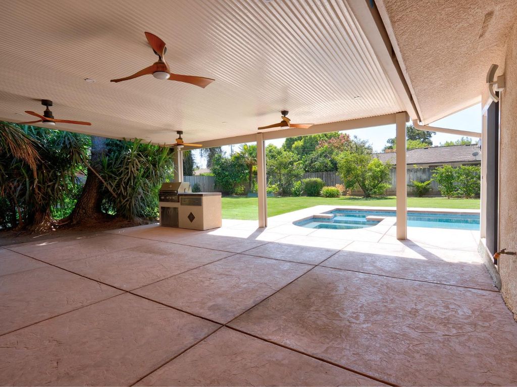 Image 45 of property listing at 5170 E Huntington, Fresno, CA 93727