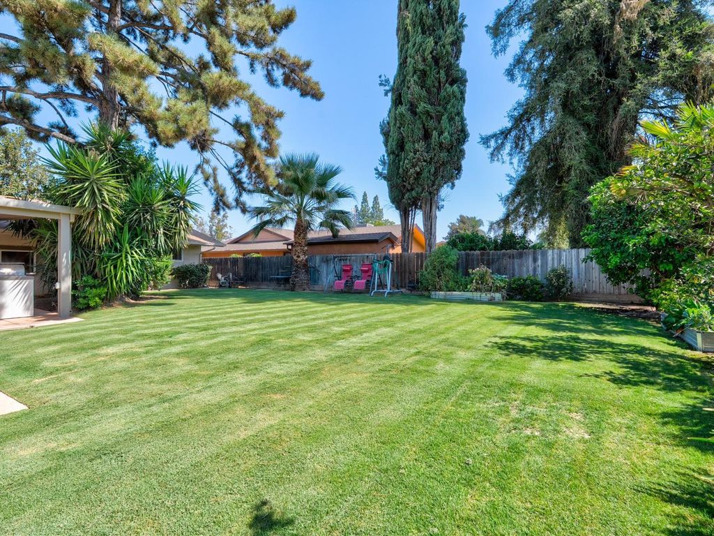 Image 55 of property listing at 5170 E Huntington, Fresno, CA 93727