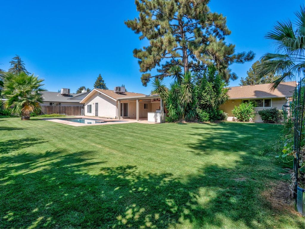 Image 56 of property listing at 5170 E Huntington, Fresno, CA 93727
