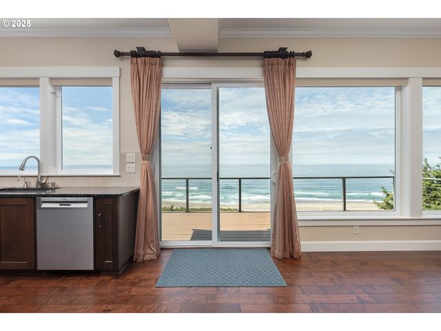 5355 HAYSTACK Dr, Neskowin, OR 97149