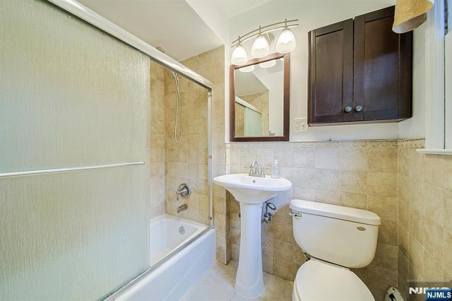 28 Forest Place, Montville Township, NJ 07082