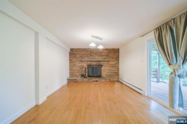 28 Forest Place, Montville Township, NJ 07082