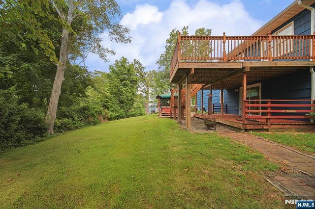 28 Forest Place, Montville Township, NJ 07082