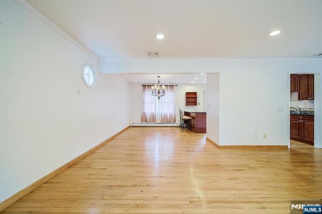 28 Forest Place, Montville Township, NJ 07082