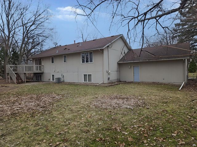 30 16th Avenue SW, New Brighton, MN 55112