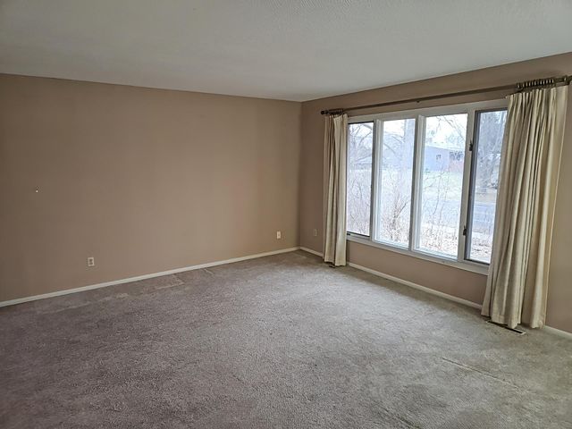 30 16th Avenue SW, New Brighton, MN 55112