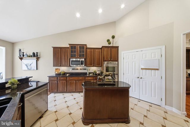 35987 BIRCH HOLLOW LN, Purcellville, VA 20132