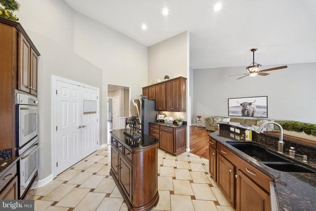 35987 BIRCH HOLLOW LN, Purcellville, VA 20132