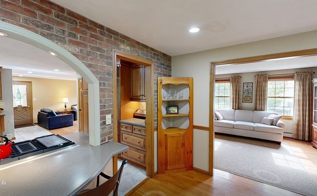 103 Wilson Ave, Framingham, MA 01702