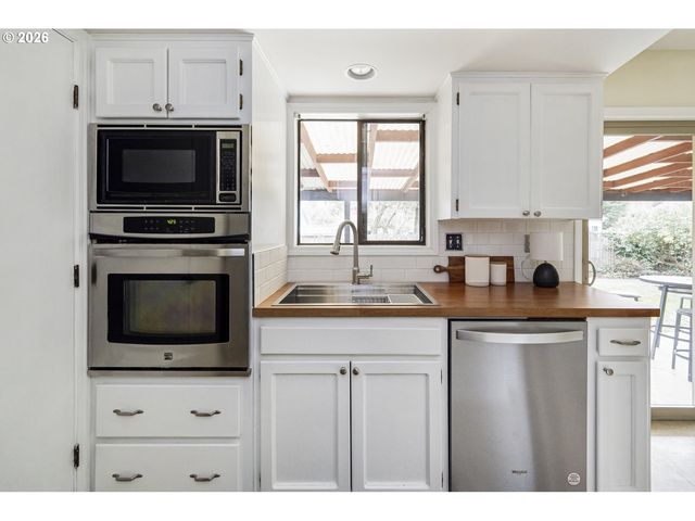 4920 Ne 78TH Pl, Portland, OR 97218