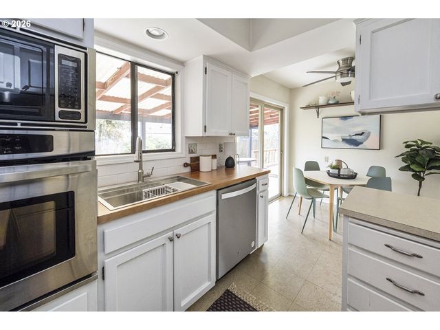 4920 Ne 78TH Pl, Portland, OR 97218