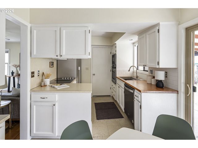 4920 Ne 78TH Pl, Portland, OR 97218