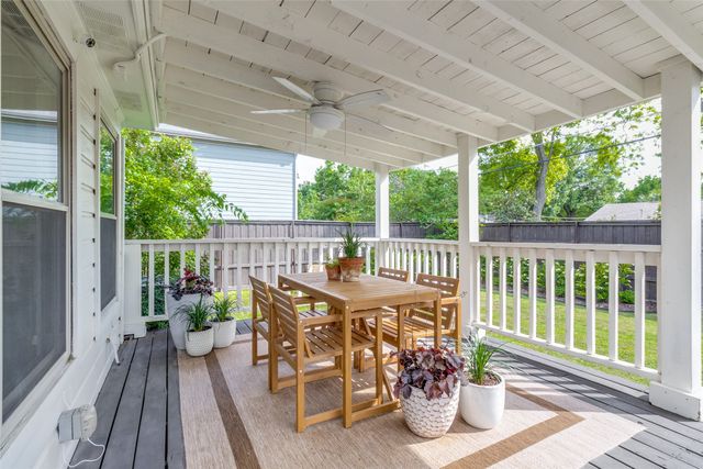 559 Aqua Drive, Dallas, TX 75218