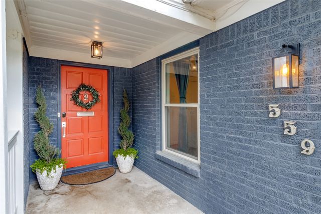 559 Aqua Drive, Dallas, TX 75218