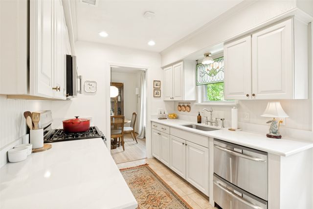 559 Aqua Drive, Dallas, TX 75218