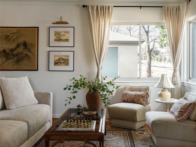 559 Aqua Drive, Dallas, TX 75218