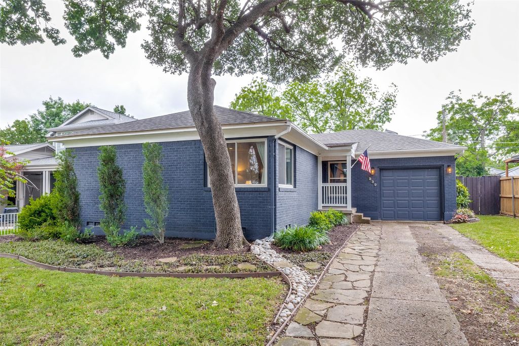 559 Aqua Drive, Dallas, TX 75218