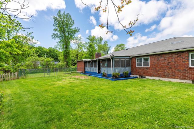 21 E Mountain Road S, Cold Spring, NY 10516
