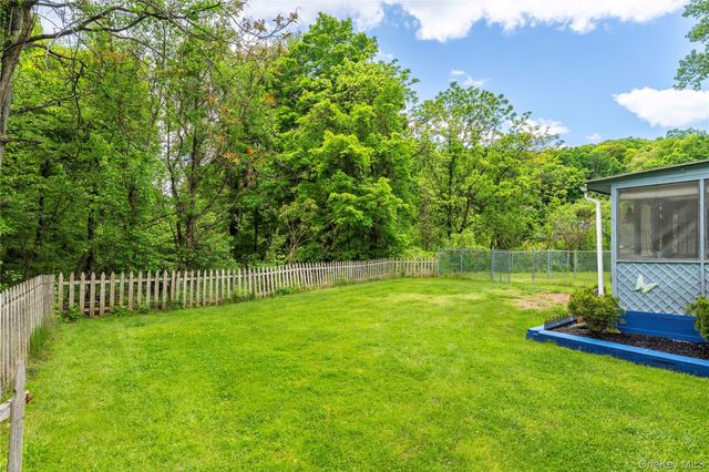 21 E Mountain Road S, Cold Spring, NY 10516