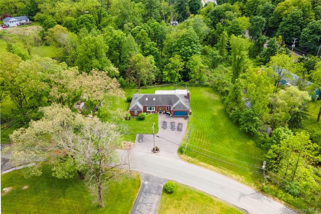21 E Mountain Road S, Cold Spring, NY 10516