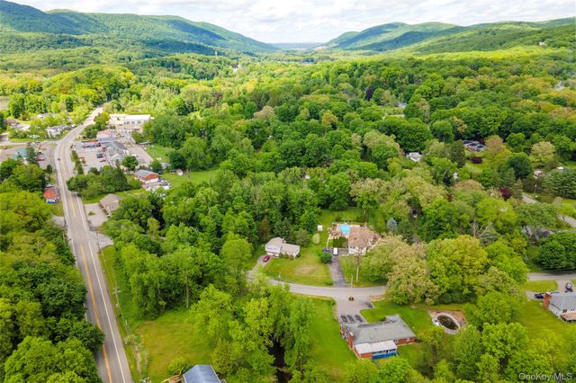 21 E Mountain Road S, Cold Spring, NY 10516