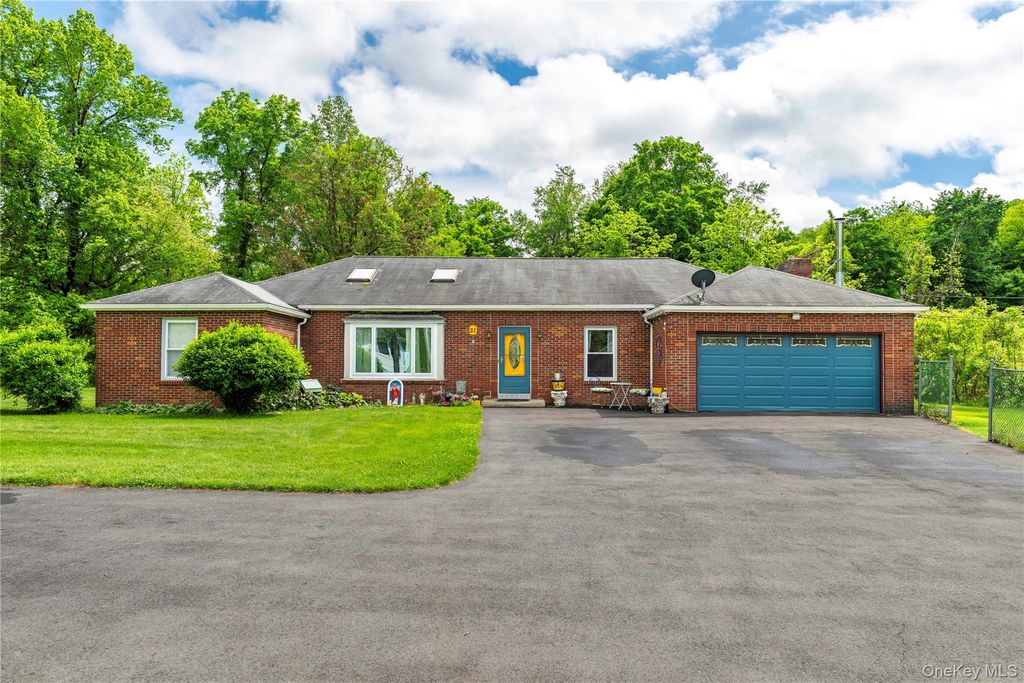 21 E Mountain Road S, Cold Spring, NY 10516