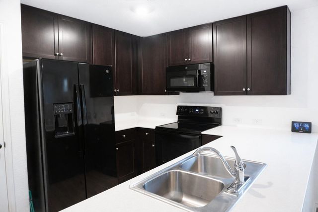 609 Marty Allen LOOP, Jarrell, TX 76537
